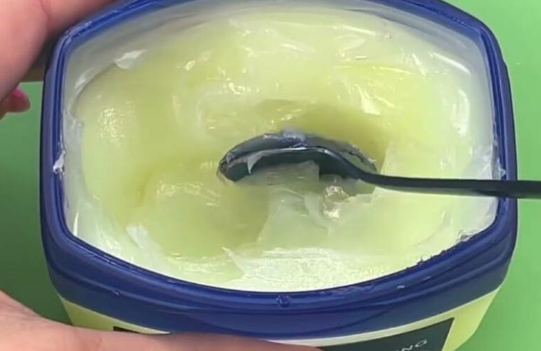 Few People Know What Vaseline Does: Life Hacks with Vaseline!