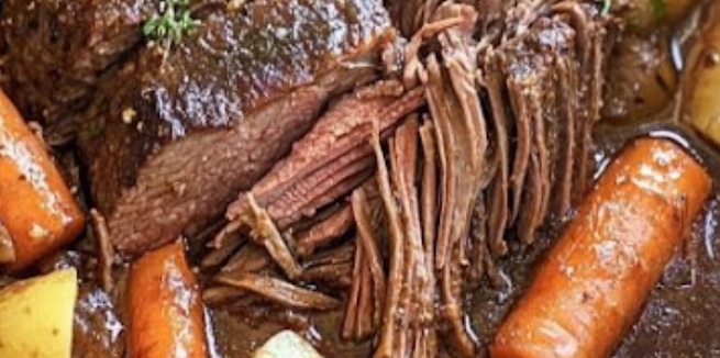 Prepare yourself for a burst of flavors with this slowly cooked Amish-style pot roast!